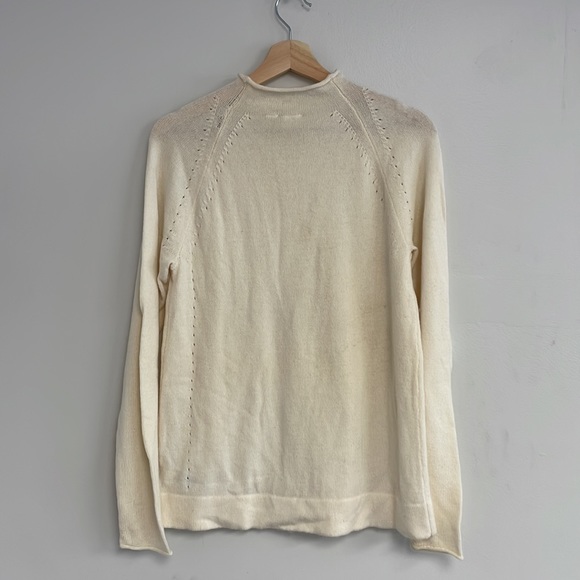 Women’s Gap sweater - Picture 3 of 3